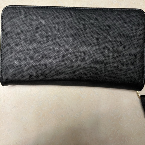 Steve Madden Black Clutch with Gold Detail - Picture 4 of 6